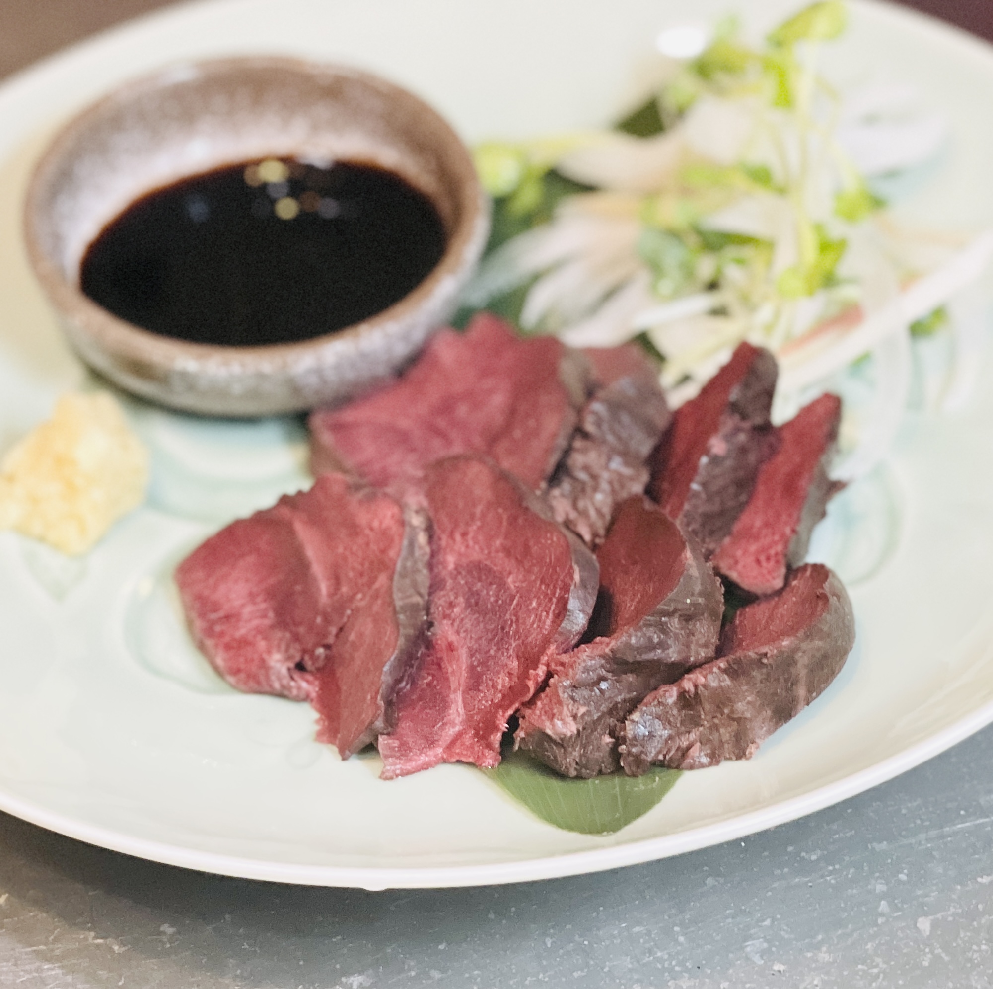 トドは美味しい？ゴールデンカムイにも登場するあの肉をジビエ料理店の店主が徹底解説