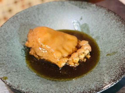 浅草で特別な美食体験を！外国人にこそ味わってほしい“熊の掌”料理